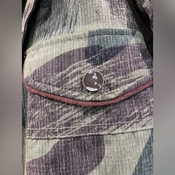 Burton Gore-Tex Jacket - Great Condition - Picture 9 of 10